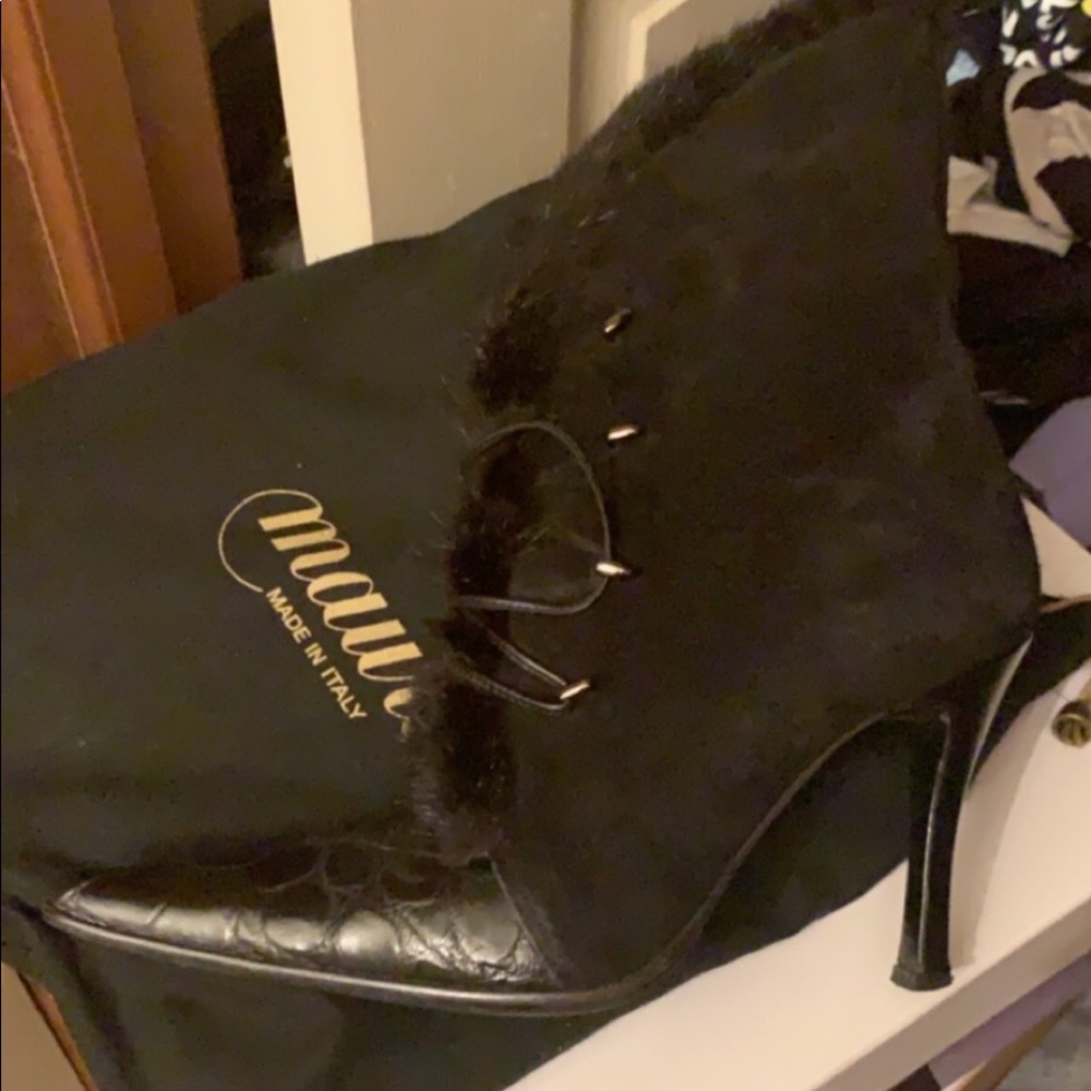 Cute gator ankle boot